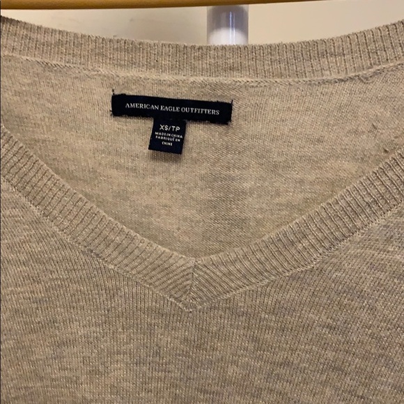 Long sleeve v-neck sweater - Picture 4 of 4